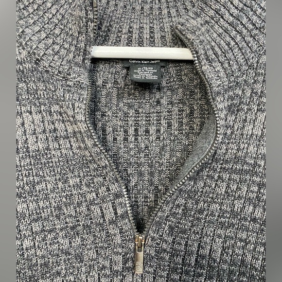 Calvin Klein Jeans Men’s Size XL Grey 1/2 Zip Front Sweater w/Stand Up Collar - Picture 4 of 9